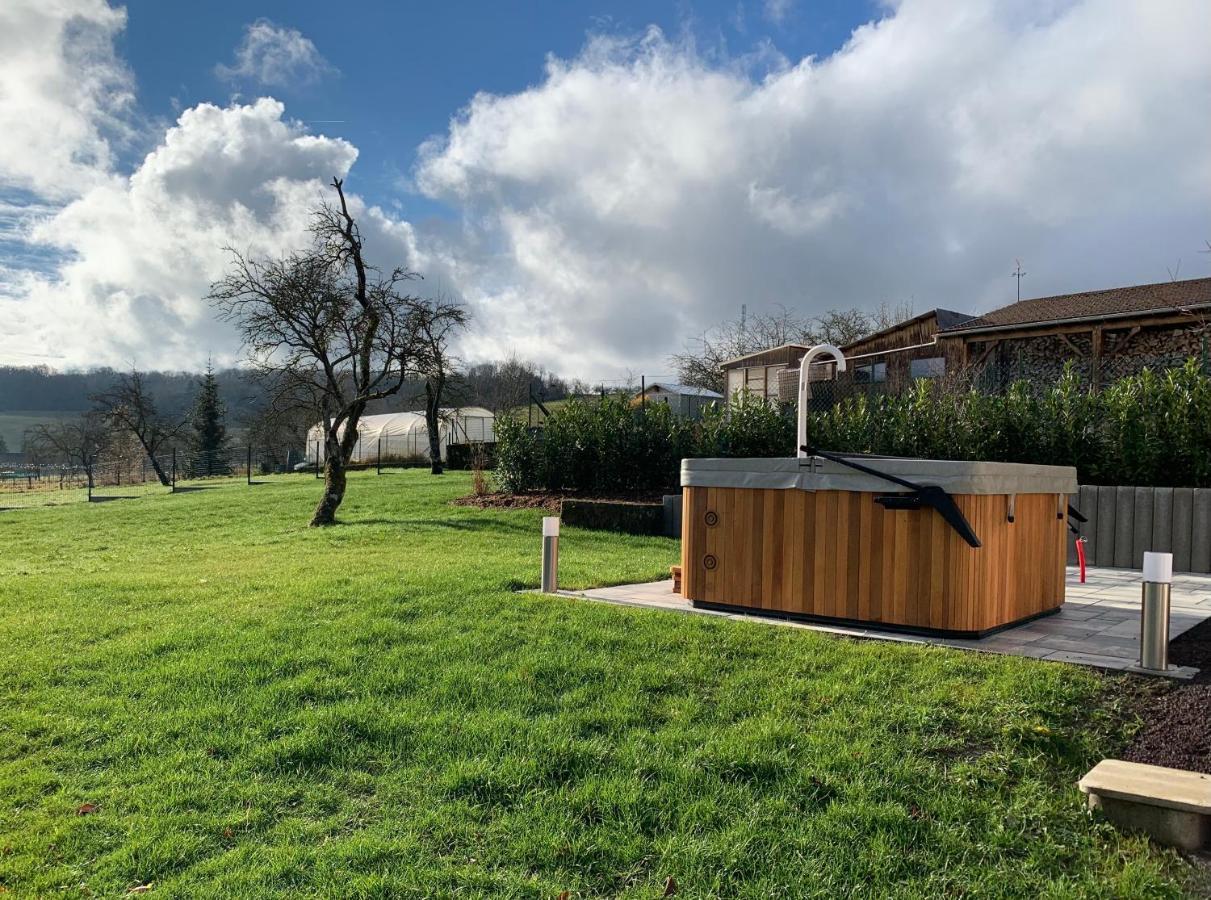 Chez La Rose Luxueuse Cottage Avec Jacuzzi Rouvres-la-Chétive Dış mekan fotoğraf