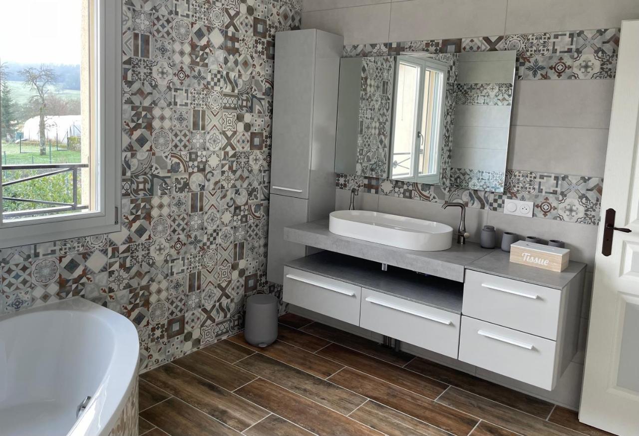 Chez La Rose Luxueuse Cottage Avec Jacuzzi Rouvres-la-Chétive Dış mekan fotoğraf