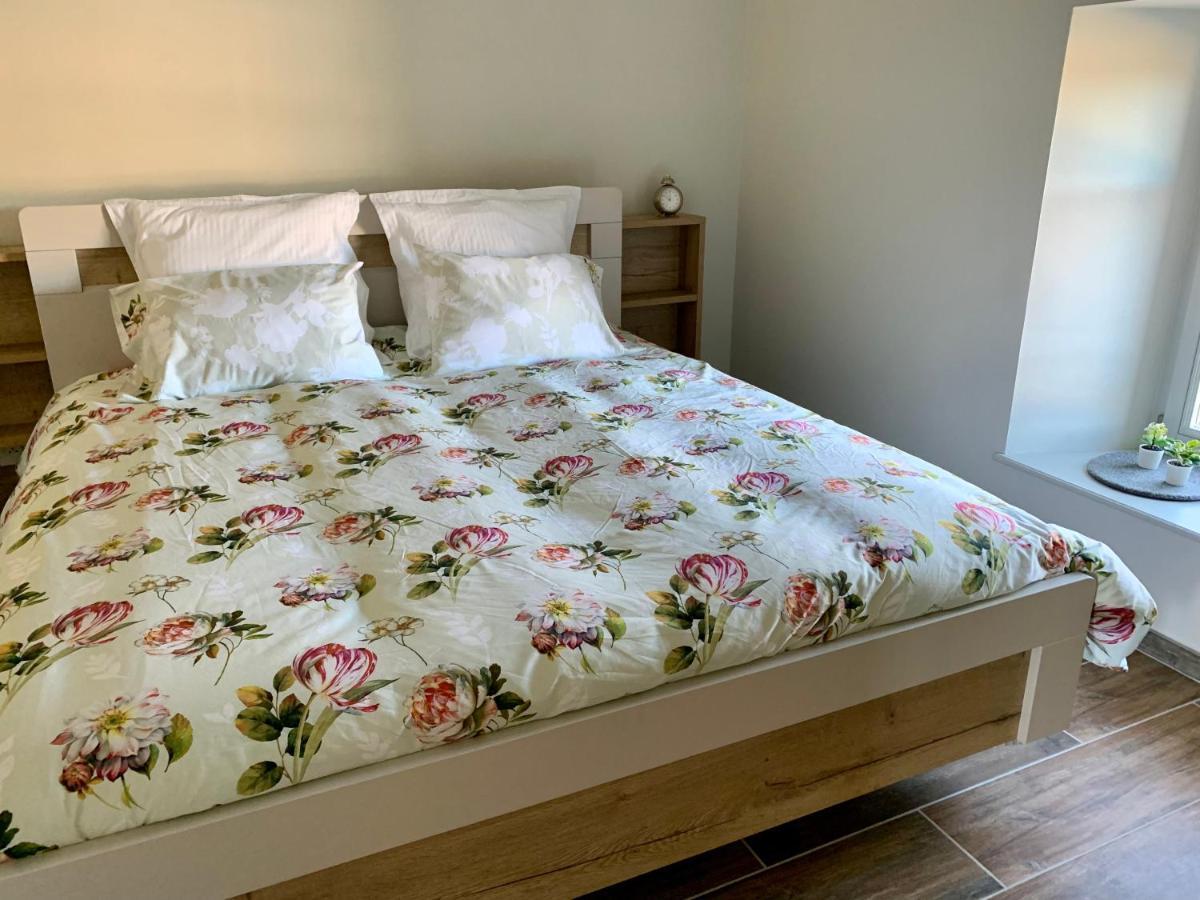 Chez La Rose Luxueuse Cottage Avec Jacuzzi Rouvres-la-Chétive Dış mekan fotoğraf