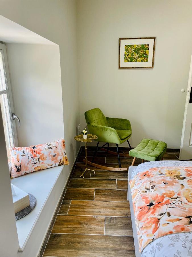 Chez La Rose Luxueuse Cottage Avec Jacuzzi Rouvres-la-Chétive Dış mekan fotoğraf